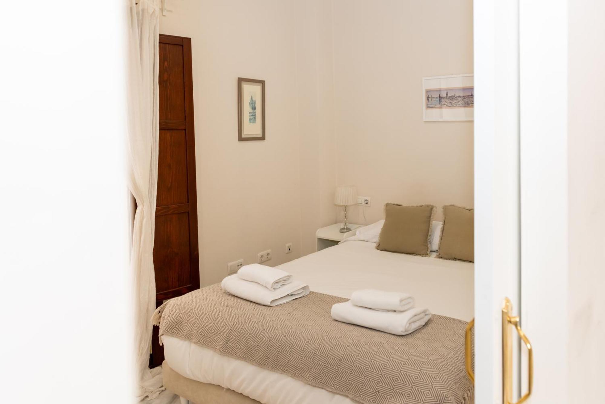 Charming & Quiet In Plaza Del Salvador Siviglia